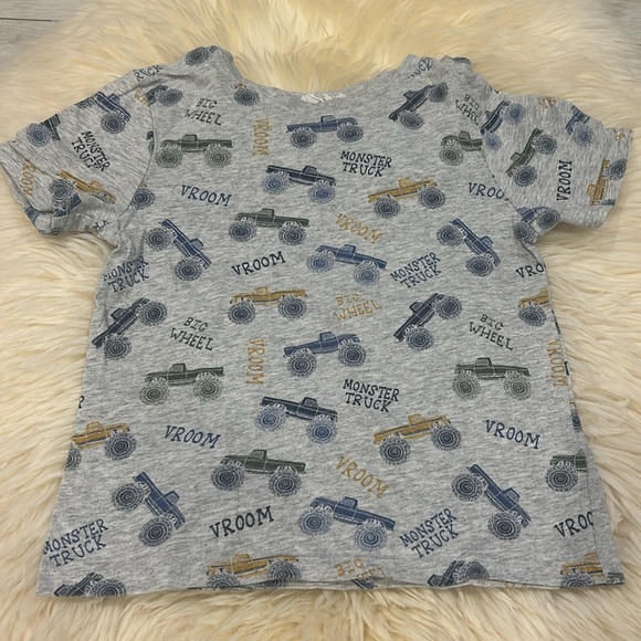 Nike GAP H&M OshKosh T-Shirt 4 Pack Bundle in Black Gray & Green Size 3-4T - Picture 9 of 14